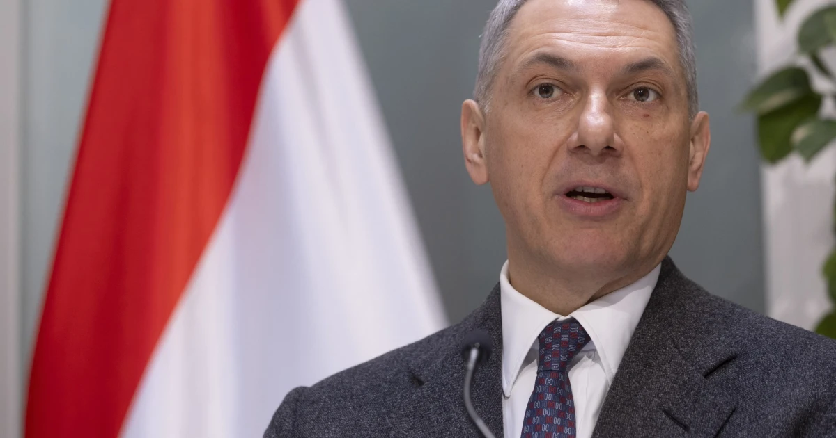 Még az idén bevezetnék az új KRESZ-t, Lázár János a Budapest–Belgrád-vasútvonalról is beszélt