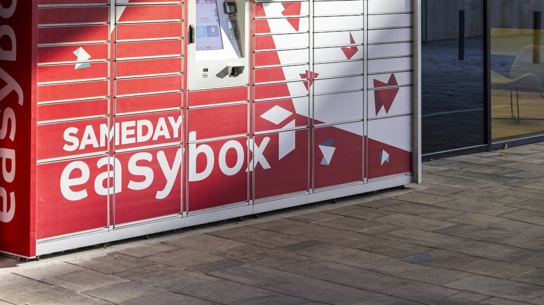 Az év első nagy online üzlete: viszik az Emag futárcégét, eltűnhet a márka a magyar piacról