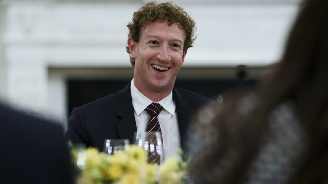 550 ezer fiókot tiltott le a Facebook