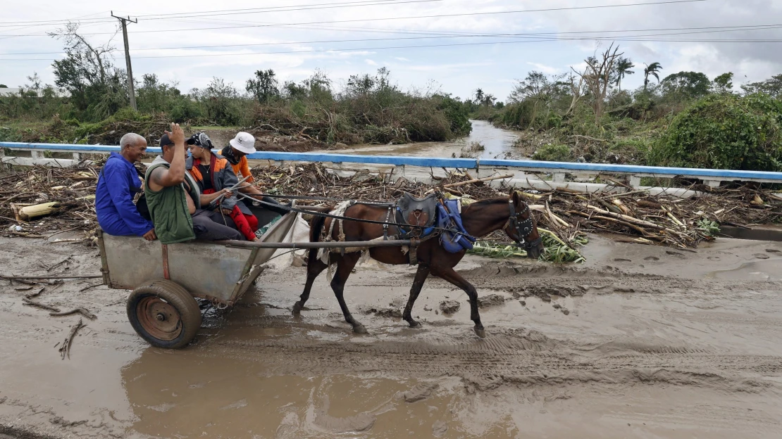 Egyre közelebb a teljes összeomlás, Trump pedig súlyos csapást mért Kubára