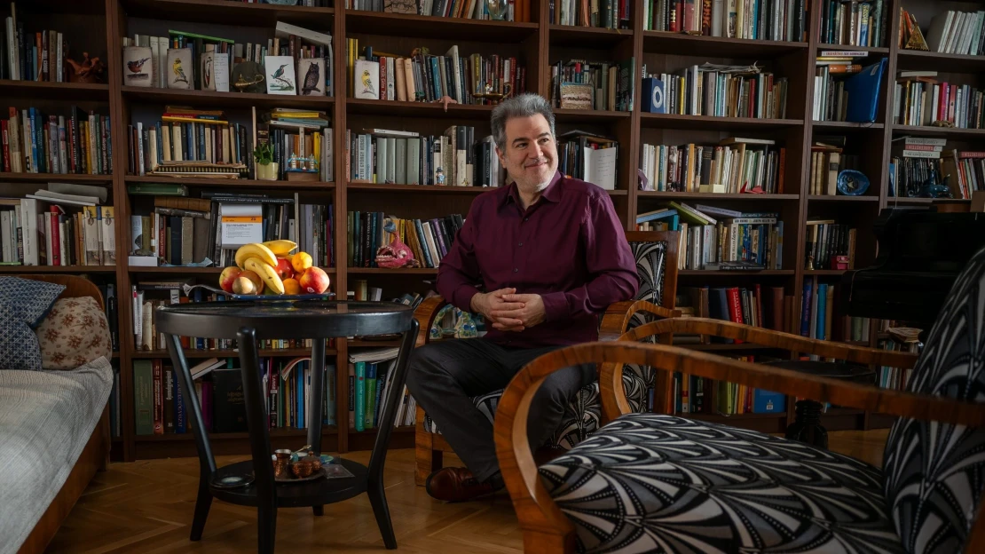 Nem hiszem, hogy politikai alapon dönt, aki számlát akar nyitni, mindenki a zsebével gondolkodik