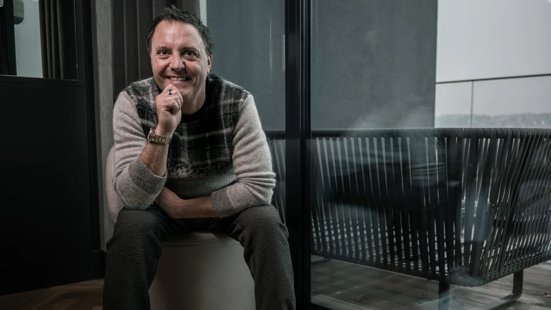 „Nem azért írtam meg a könyvemet, hogy tisztára mossam az apám nevét.” Budapesten interjúztunk az igazi Don Corleone fiával