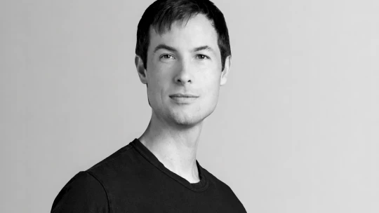 A betegség elvette az apját, Steve Jobs fia most legyőzné a rákot. Van rá 463 millió dollárja, de többet akar