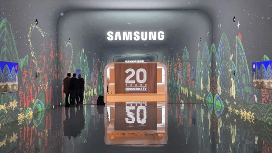 Ilyen lesz a tévé jövője az iparág ura szerint: visszatér a 3D, de már szemüveg nélkül?