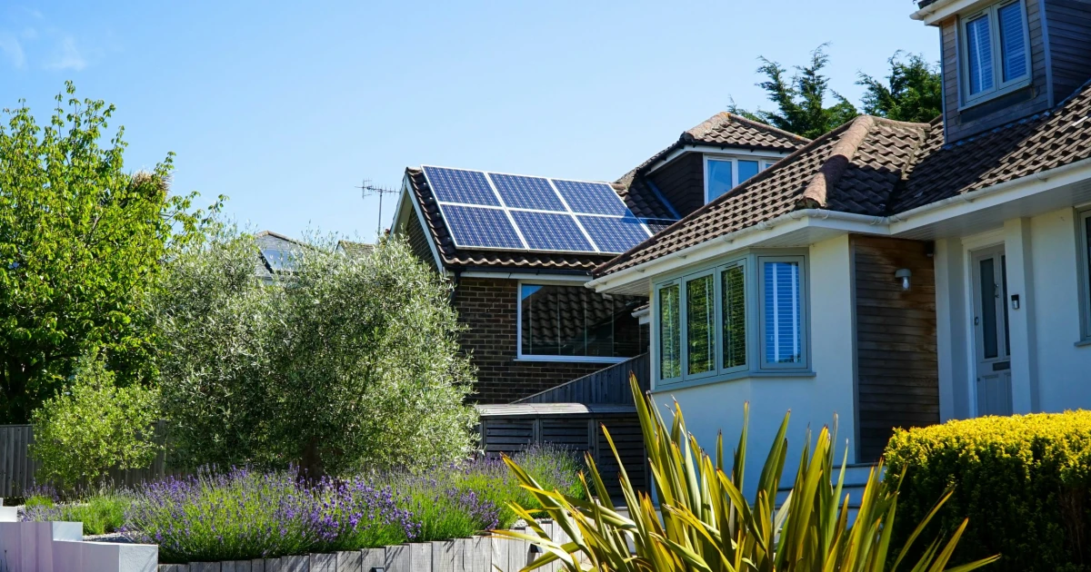 Könnyít a szabályokon a kormány, kedvező döntést kaptak a napelemesek