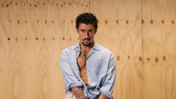 Grammy-történelmet írt, évi több mint 21 milliárd forintot keres, és most a fél világ arra vár, hogy mit üzen Trumpnak a Super Bowl félidejében