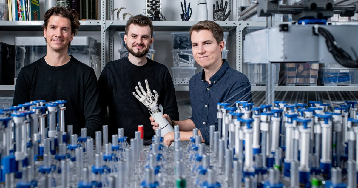 Robotvégtagot olyan könnyű lesz cserélni, mint ma kesztyűt. Erre kapott több mint 2 milliárd forintot a magyar csapat