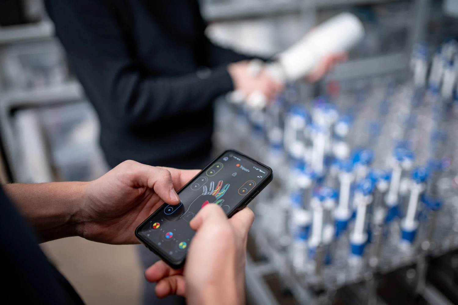 Robotvégtagot olyan könnyű lesz cserélni, mint ma kesztyűt. Erre kapott több mint 2 milliárd forintot a magyar csapat