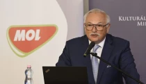 Brutális profitot csinált a Mol, taroltak a magas olajáron Hernádi Zsolték