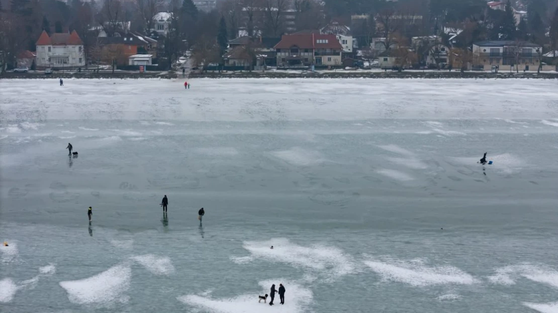Lélektani határ felett a kivándorlók száma