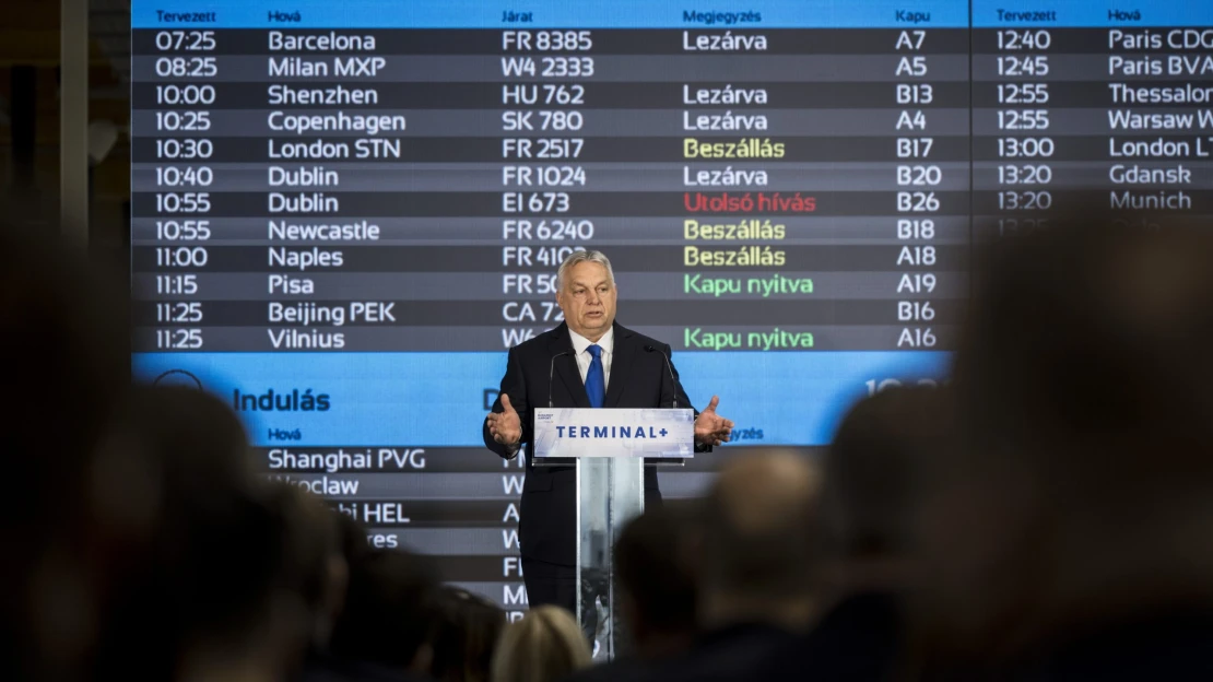 Kitalálod, kinek a társaságában tette le Orbán Viktor az egymilliárd eurós új reptéri terminál alapkövét?