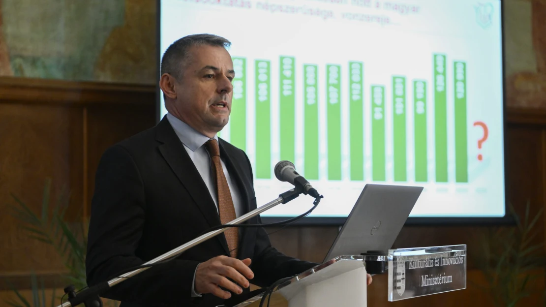 Leszedette a rektor az EU-s zászlókat egy magyar egyetemen