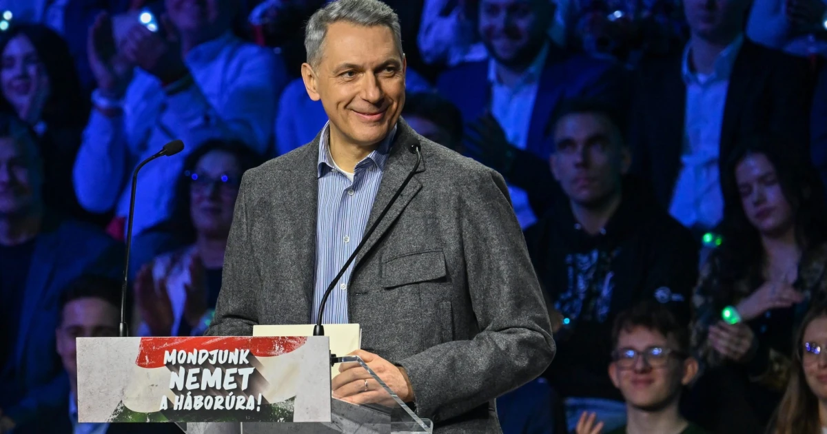 Tippelj, hányan gondolják úgy, hogy Lázár Jánosnak le kellene mondania a vécépucolós kijelentése után!