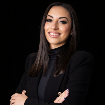 Hadházi Renáta (Reni tanárnő)