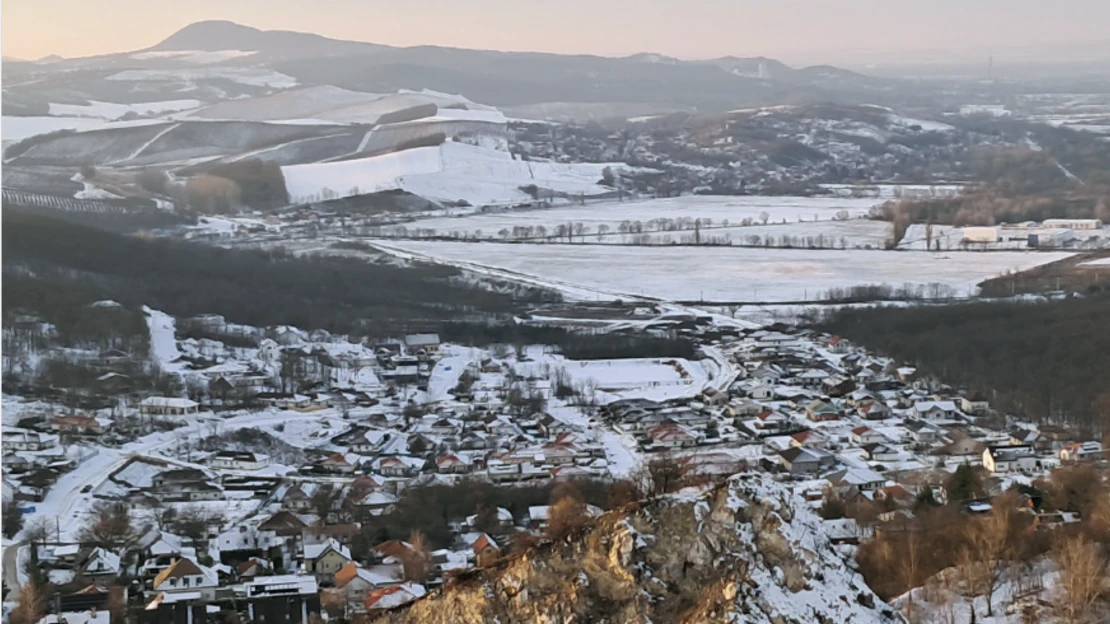 Évente közel 1900 tonna veszélyes hulladék: akkumulátorfeldolgozó üzemet telepítenének Pilisjászfaluba