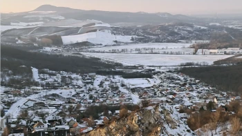 Évente közel 1900 tonna veszélyes hulladék: akkumulátorfeldolgozó üzemet telepítenének Pilisjászfaluba