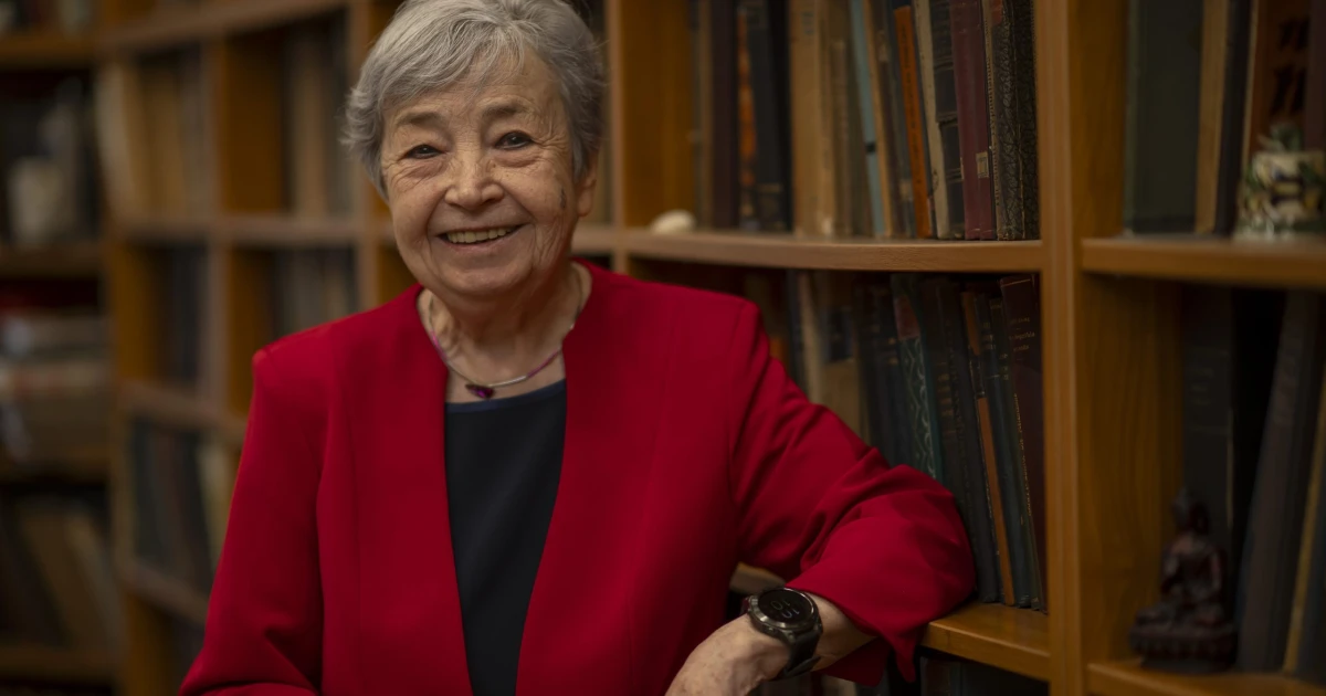 „Te vagy nekünk a remény, hogy ebben az országban úgy is lehet boldogulni, ha valaki nem párttag, és nem mószerol be másokat.” Bányai Éva, a hipnózis élő legendájának kalandos élete