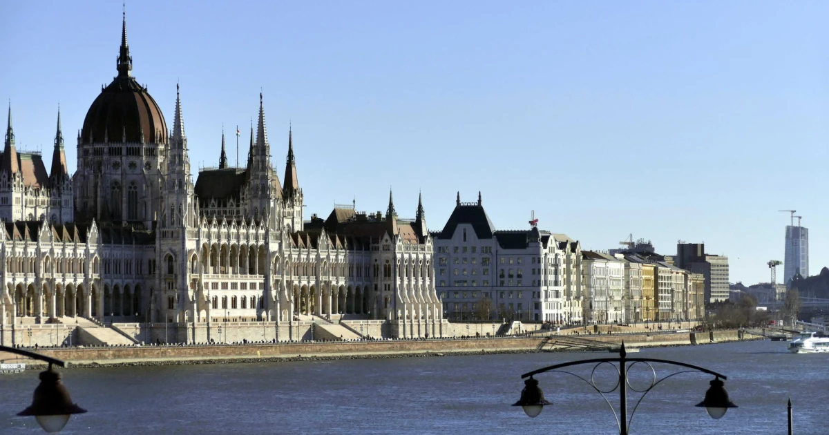 A háborús vészhelyzetet kihasználva véreztetheti ki a kormány az önkormányzatokat