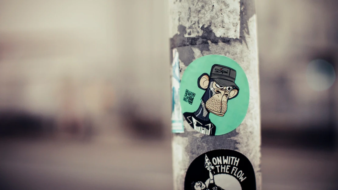 Nehéz 99%-os mínuszt csinálni egy befektetésen, de meglepően sokaknak sikerült. Így pukkadt ki az NFT-lufi