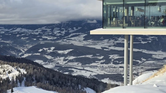 A Dolomitok sztárséfje nem reptet luxusalapanyagokat, helyette azt használja, amit a hegy ad