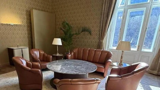 Családi ház árát költötték a jegybank egy-egy szobájára