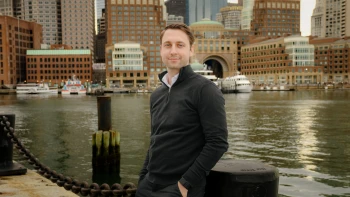 Közel kétmillió dollárt vont be a 26 éves magyar srác cége, hogy a betegekhez időben eljussanak a gyógyszerek. A leggazdagabb magyar is beszállt