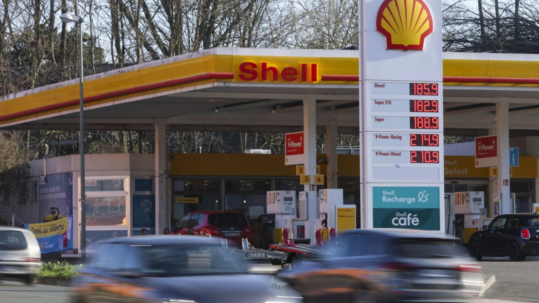 Lépett a kormány, védett árat vezetnek be a benzinre és a gázolajra