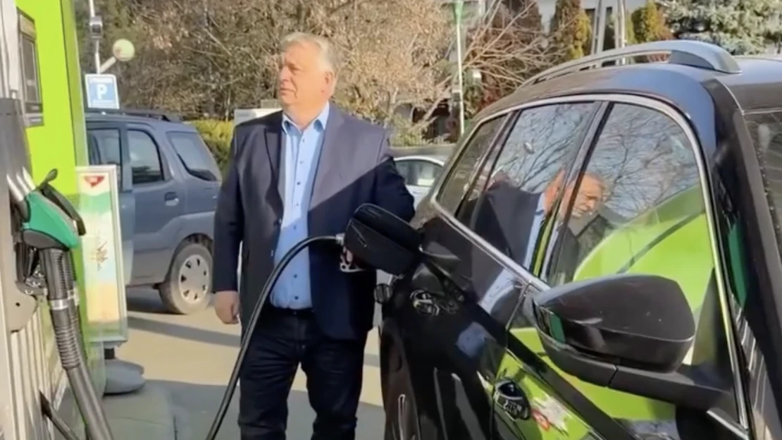 Folytatódik a kapkodás a védett üzemanyagárakkal, Orbán újabb szabályokat hozott