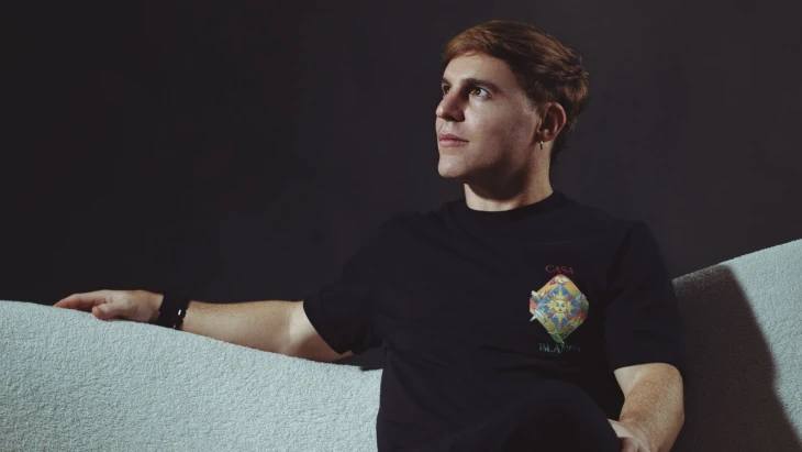 Bekötött szemmel sakkozik a modern élelmiszeripar, de a 26 évesen indított cégével olyan AI-platformot épít, ami „minden problémát megold”