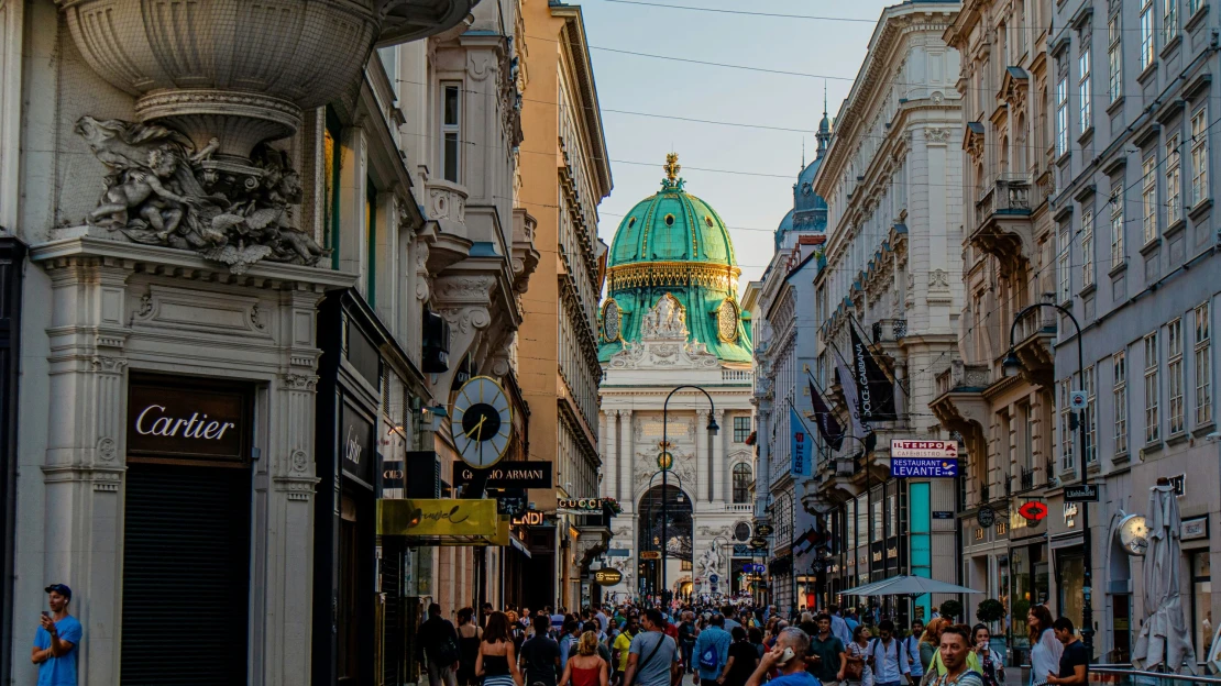 „Soha nem tudnánk ezt az életszínvonalat megteremteni otthon” – hazajönnének-e Ausztriából a magyarok egy kormányváltás esetén?