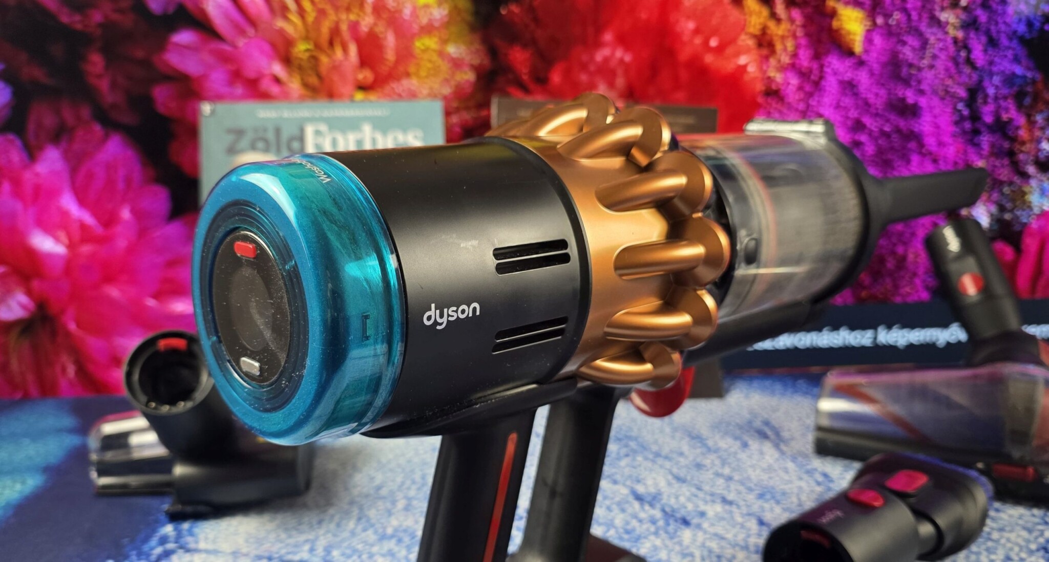 Marketingtrükk vagy megmentő? Az intelligens botporszívó megérkezett Magyarországra, és egy kifejezetten idegesítő problémára is megoldást kínál