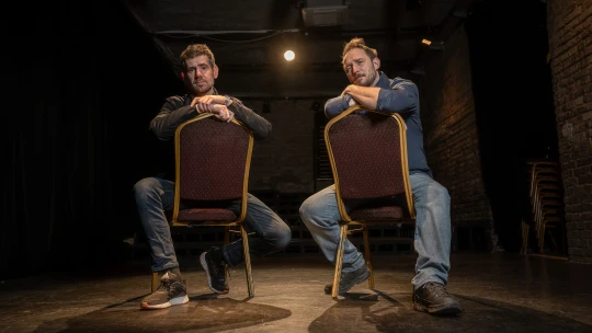 „Majd ha két év múlva is léteztek…” – így lett egy budai pincéből Budapest egyik legizgalmasabb kulturális törzshelye