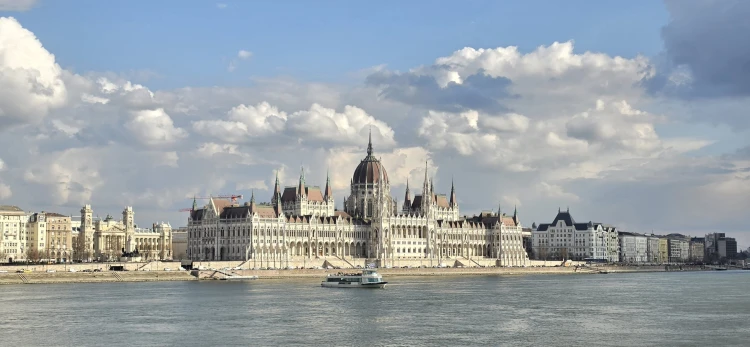 Kezünkben az év legkülönlegesebb telefonja_5