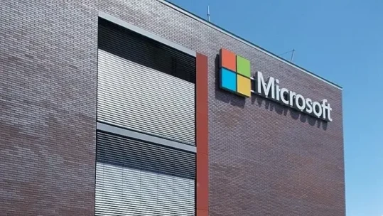 A NAV elismerte: a magyar milliárdos testvérének kulcsszerepe volt a több milliárd forintos Microsoft-botrányban