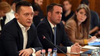 Rogánt cáfolják a nyilvánosságra került minisztériumi levelezések – így ugráltatták a tárcákat