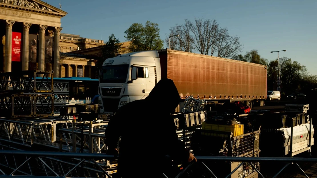 Több mint százezer embert várnak, provokációra nem számítanak, inkább felkészülnek rá. Minden fontos infó a Puzsér-féle Rendszerbontó Nagykoncertről