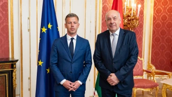 Történelmi fotó: Magyar Péter és Sulyok Tamás együtt pózolt, és nem csak az derült ki, hogy ki lesz felkérve kormányalakításra