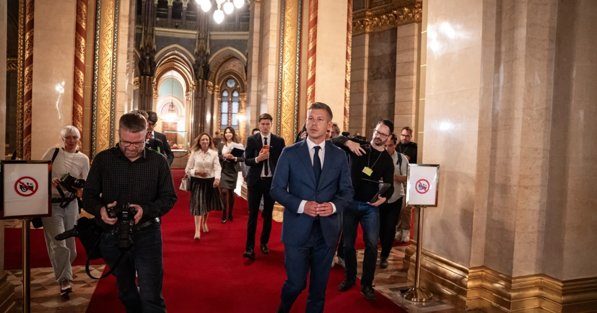 BBC: digitalizált dokumentumokkal keresik hivatalokból a Tisza Párt kegyeit