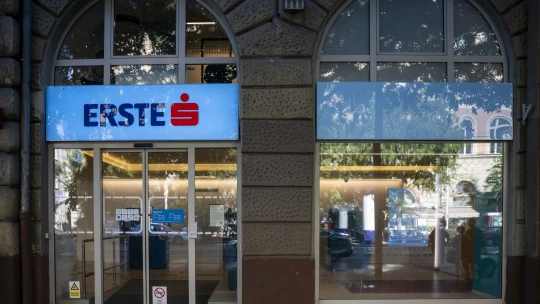 Hátrányos bánásmód: megkeresésünkre súlyos állítással reagált az Erste a volt jegybankelnök kitálalására