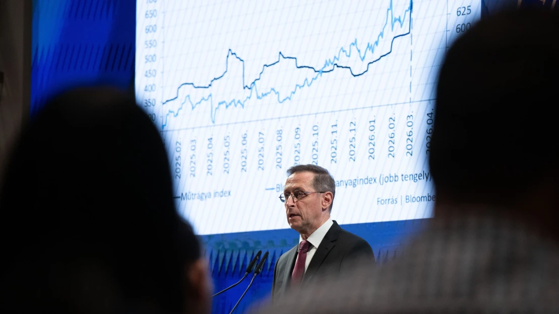 Sajtótájékoztatót tartott a kamatdöntésről Varga Mihály, mire erős menetelésbe kezdett a forint. Mutatjuk, miket mondott