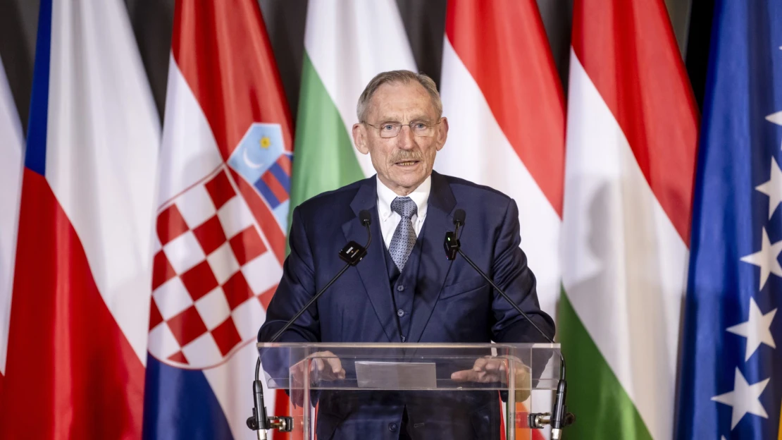 Több száz milliós üzlet az állami vízből: Pintér Sándor egykori államtitkárának érdekeltsége kaszálhat rajta