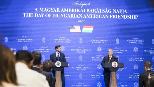 700 millió dollárért HIMARS rakétarendszert, 500 millióért pedig olajat vásárol Magyarország az Egyesült Államoktól