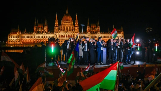 Összeomlottak a NER-es cégek részvényei, az OTP számára a határ a csillagos ég. A piac máris ítéletet mondott a kormányváltásról