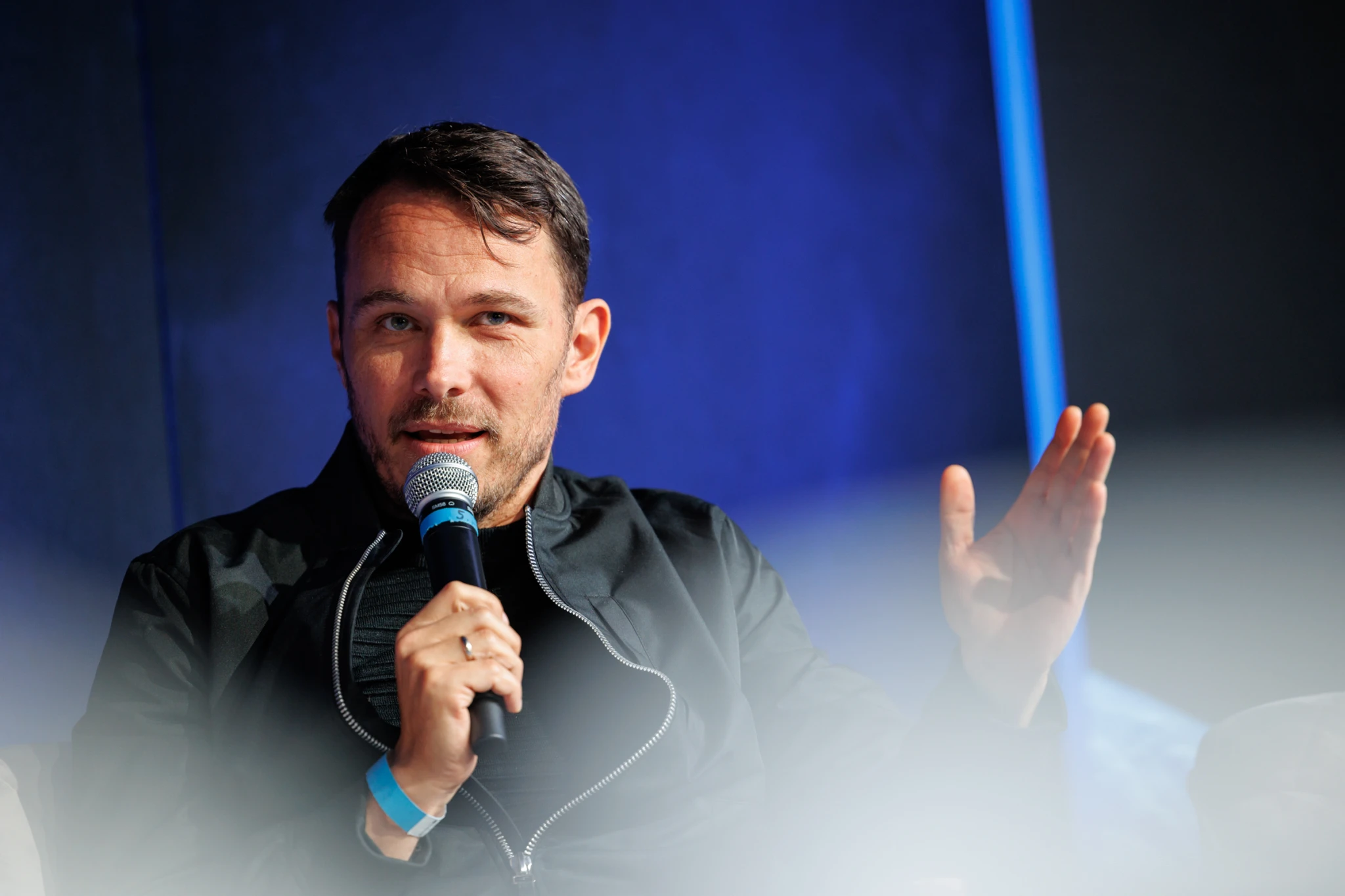 „Ezt így tovább nem” – mondta egy ponton Árvai Eszter, Veiszer Alinda és Lengyel Tamás is. A Forbes Flow színpadán elárulták, mi jött utána