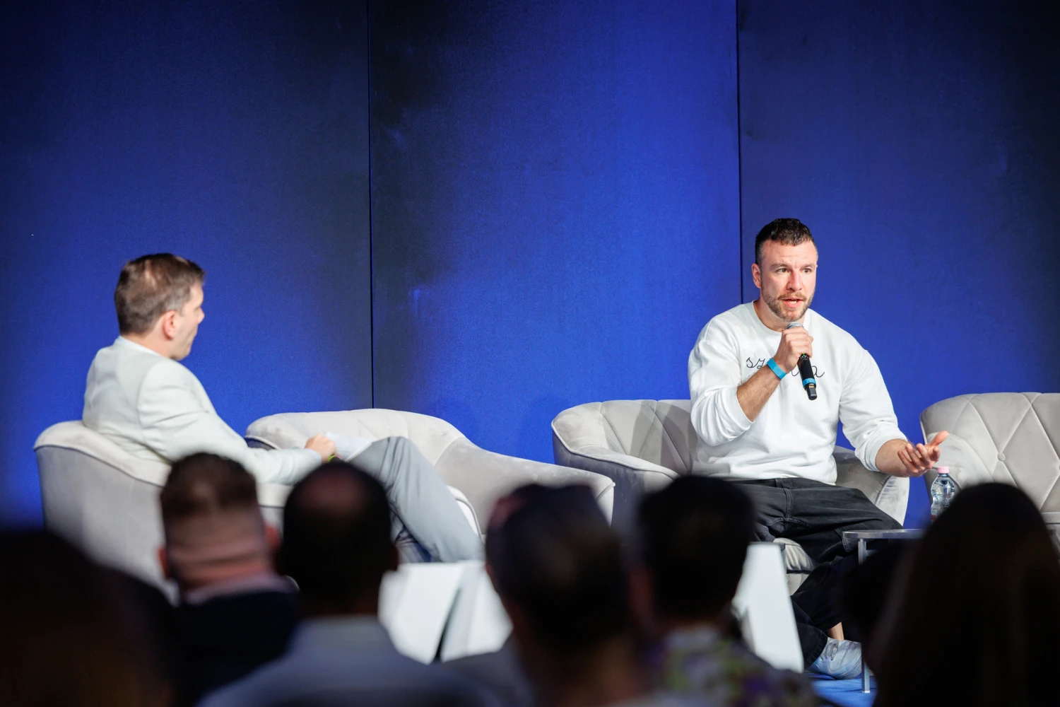 „Én leszek az első, aki beleáll a Tiszába, ha letérnek a jó útról. Annak ellenére is, hogy Nagy Ervin az egyik legjobb barátom” – mondta Molnár Áron.