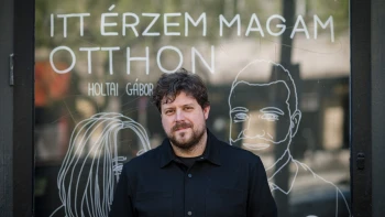 Ha elkezded felfejteni valakinek, hogy az utóbbi tizenhat évben talán rosszul vélekedett valamiről, el sem jut odáig, hogy elgondolkodna, ellenkezni fog. Pedig azt is mondhatnád neki: nézd meg, milyen világot teremtettél a gyerekeidnek!