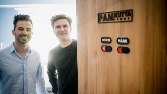 Kutyás videókból kétmilliárdos koncert: a Pamkutya maratoni útja az influenszerpiac csúcsára