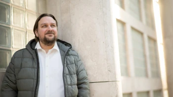 Eladta a cégét a Revolutnak, ahol top vezető lett, de hazajött, hogy besegítsen a rendszerváltásba