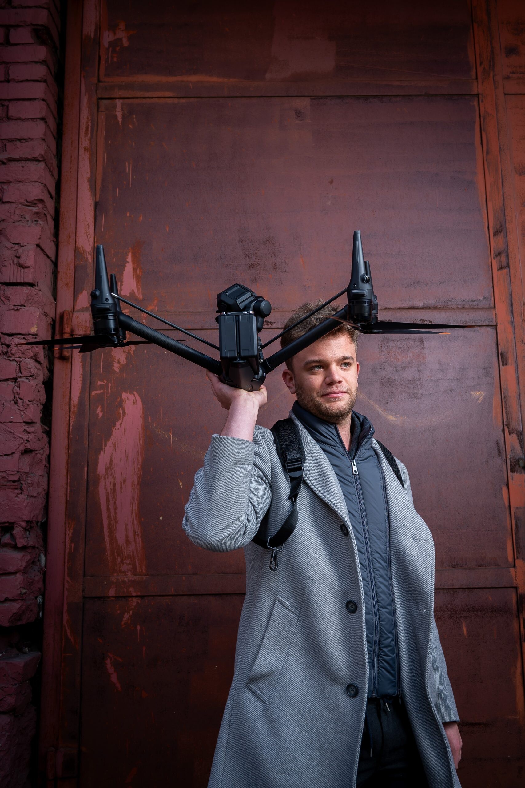 Azahriah is felfigyelt rá, a 21 éves Oszi most mégis a drónos védelem felé fordul – állami befektetéssel