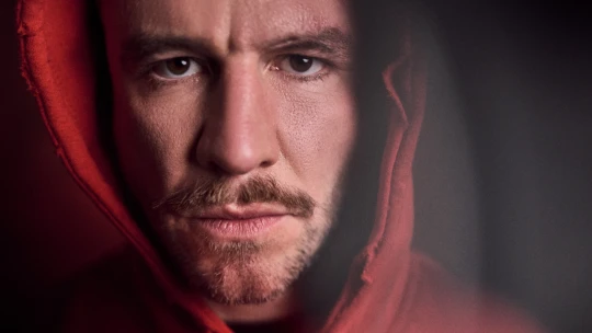 „Nem érdekel, ha unják az arcomat, szabad országban szeretnék ébredni” – hét erős idézet Molnár Árontól